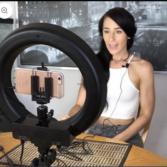 Professional Wired Lavalier Lapel Clip On Microphone for iPhone and Android - Picture 3 of 4